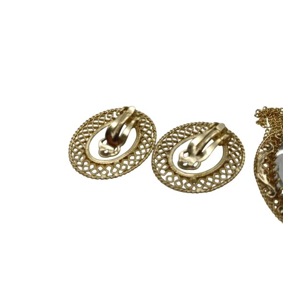 Vintage Whiting & Davis Intaglio Glass Cameo Parure, Gold Filigree Clamper - Picture 10 of 12